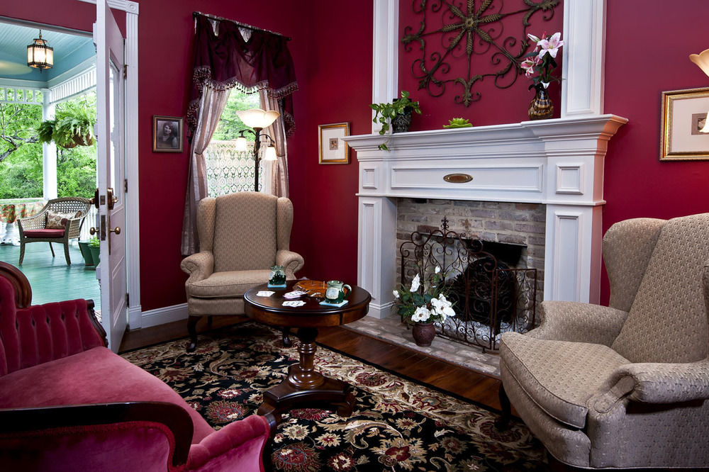 White Oak Manor Bed And Breakfast (Adults Only) Jefferson Exterior photo